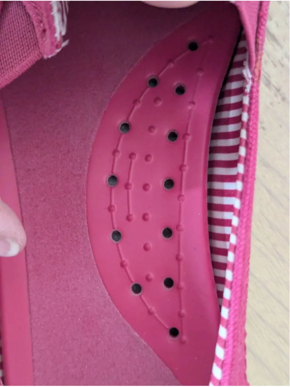 Women's Crocs Pink Canvas Loafers Size 8 with White Trim